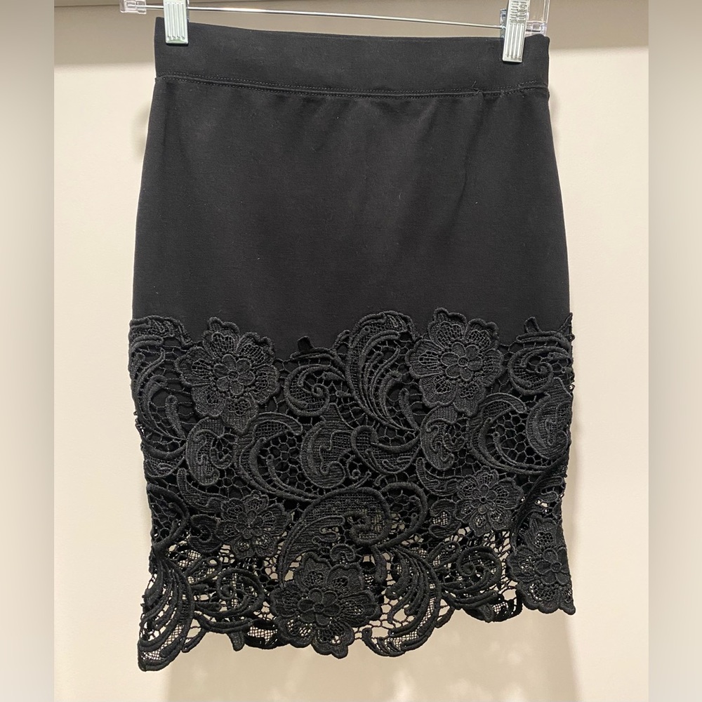 Haute Monde Black Lace Trim Mid-Length Knee-Length Bodycon Fitted Skirt - S